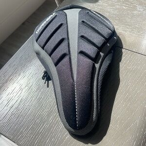 GARNEAU Memory Foam bike seat cover .